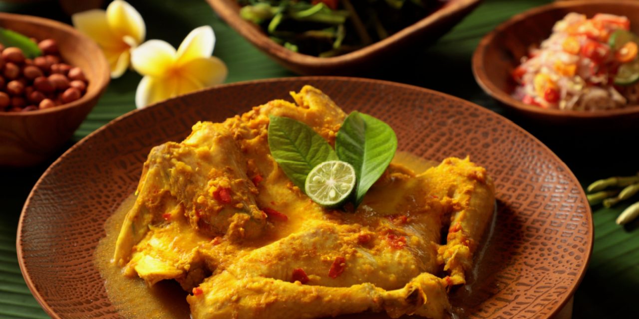 Hidangan Khas Bali Ayam Betutu Dengan Bumbu Rempah Khas