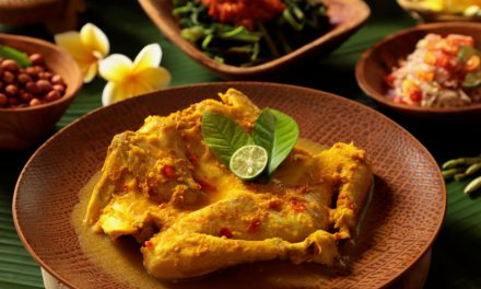 Hidangan Khas Bali Ayam Betutu Dengan Bumbu Rempah Khas