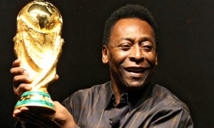 Seorang Pele Salah Pemain Terbaik Sepak Bola