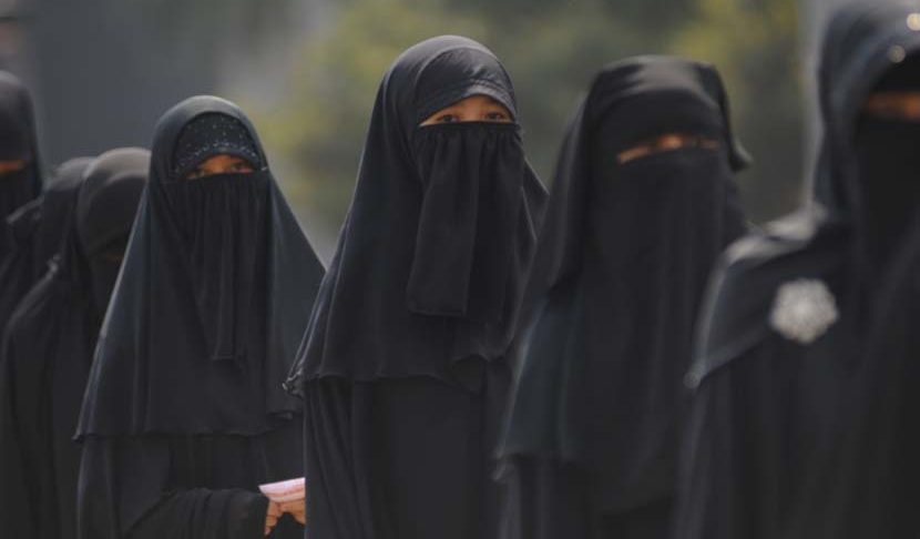 Penutup Wajah Cadar Bagi Perempuan Muslim Dunia