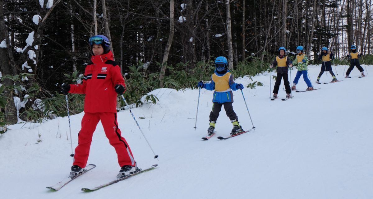 Olahraga Salju Dengan Sebuah Papan Atau Snow Board