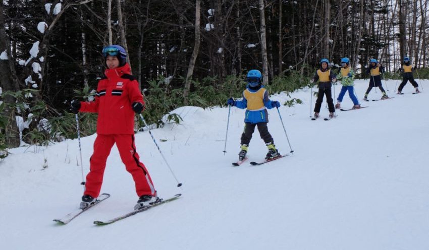Olahraga Salju Dengan Sebuah Papan Atau Snow Board