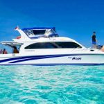 Sebuah Kendaraan Perahu Bermotor Untuk Di Perairan