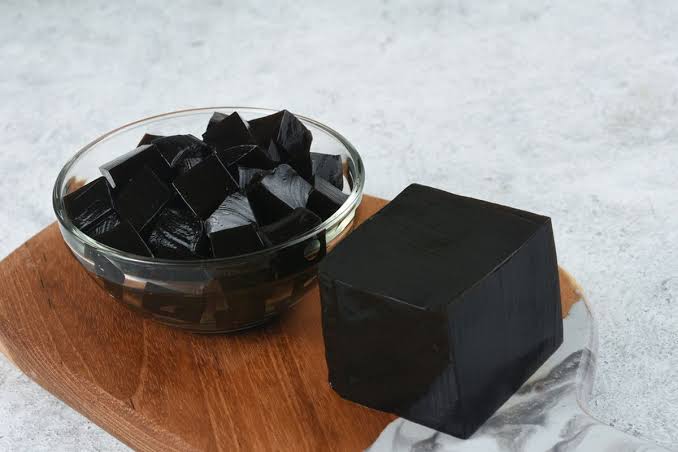 Bahan Tradisional Cincau Sebuah Minuman Dari Olahan Daun