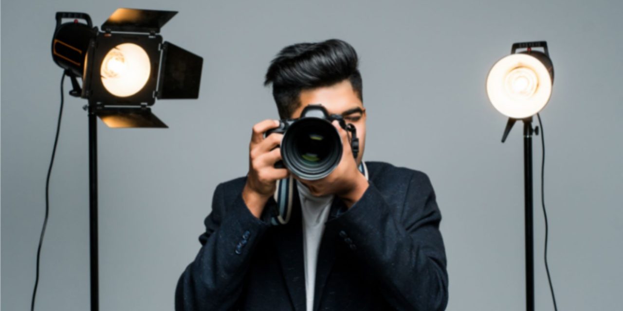 Pemotretan Foto Di Lakukan Oleh Seorang Ahli Fotografer