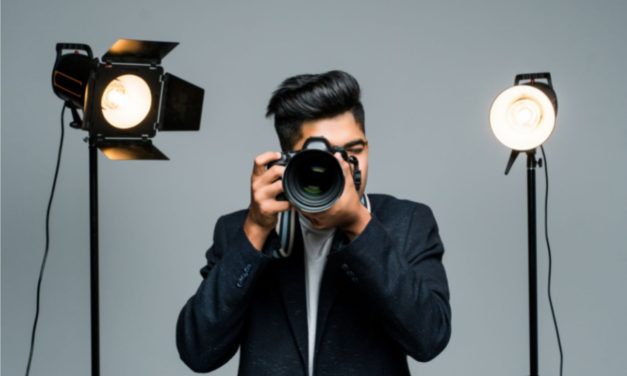Pemotretan Foto Di Lakukan Oleh Seorang Ahli Fotografer