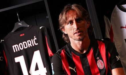 Pesepakbola Profesional Modric Dari Negara Kroasia
