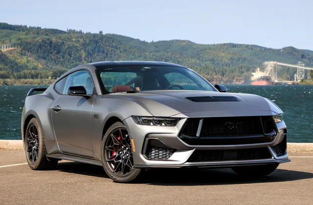 Kendaraan Sport Legendaris Sebuah Mobil Mustang