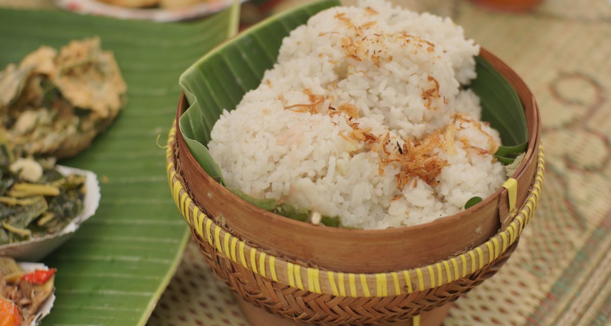Hidangan Varian Nasi Gurih Dengan Tambahan Bumbu