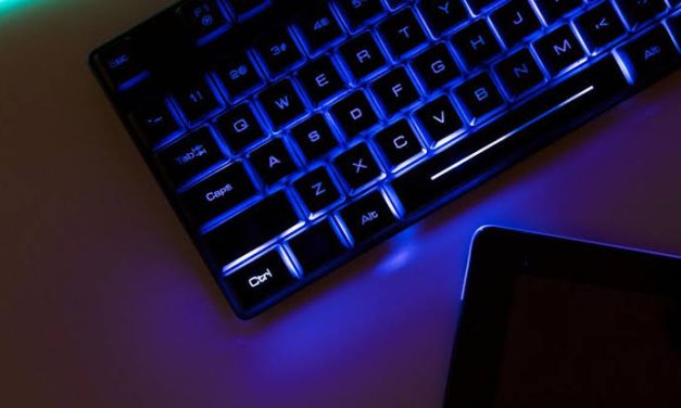 Komponen Perangkat Keras Di Komputer Sebuah Keyboard