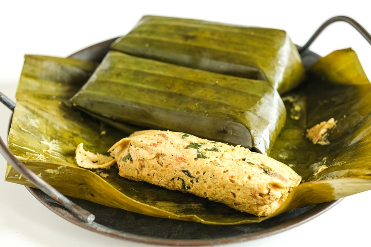 Hidangan Tradisional Pepes Dengan Isian Ikan
