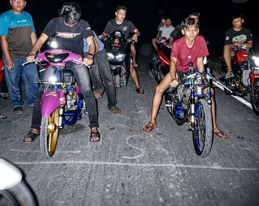 Aksi Berbahaya Dalam Balapan Liar Jalanan
