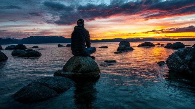 Kondisi Sifat Introvert Pada Seseorang Penyendiri