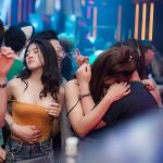 Seseorang Pekerja LC Dalam Sebuah Perusahaan